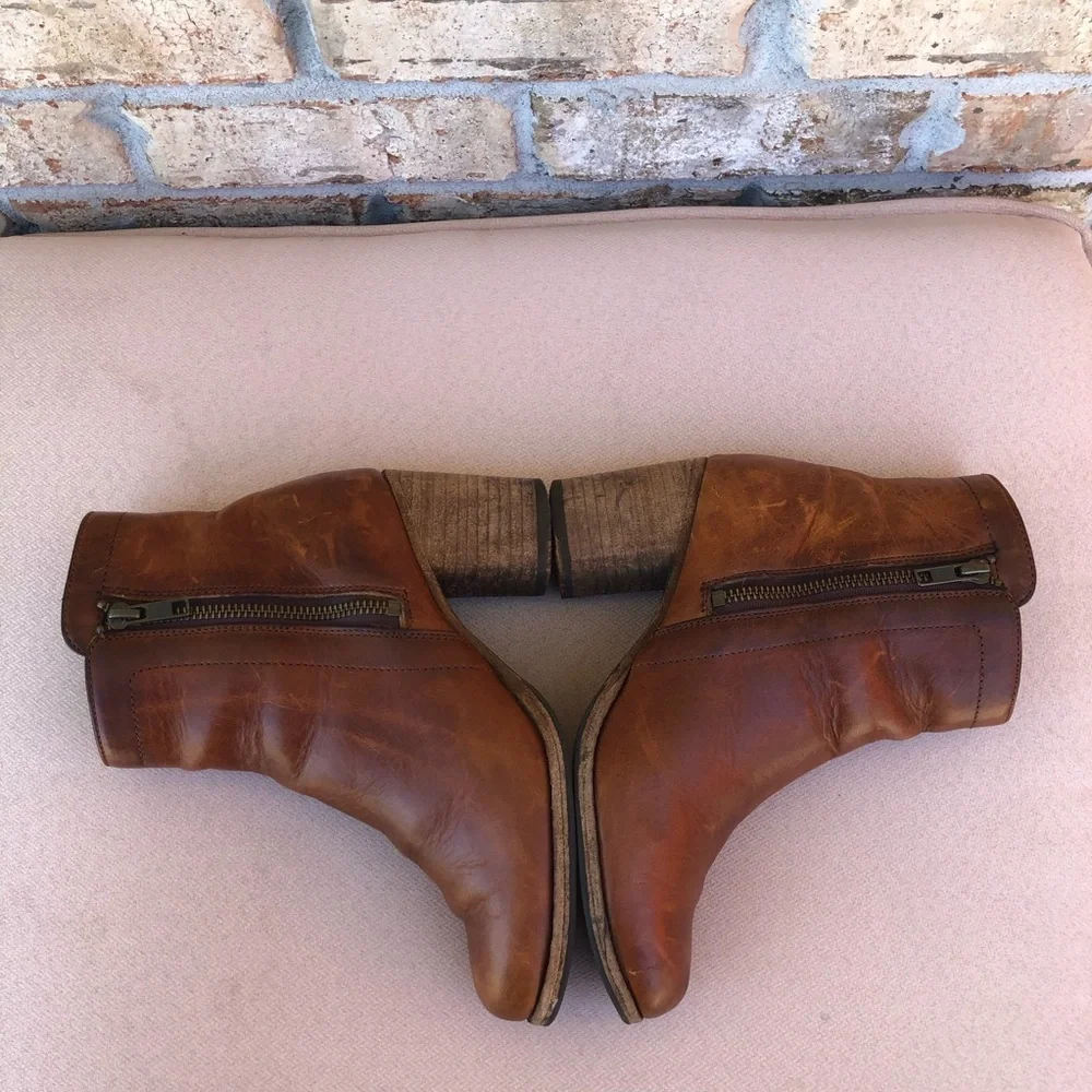 FRYE Addie Leather Versatile Dual-zip Ankle‎ Boots In Cognac 6 1/2